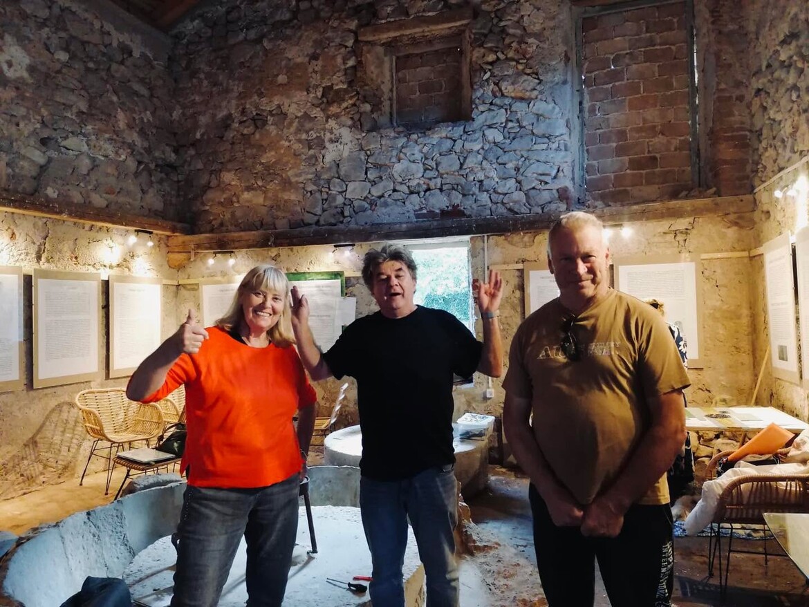 Those who believe in the project - the strenght of community and volunteer spirit drives the story. Those who believe in the project - the strenght of community and volunteer spirit drives the story.