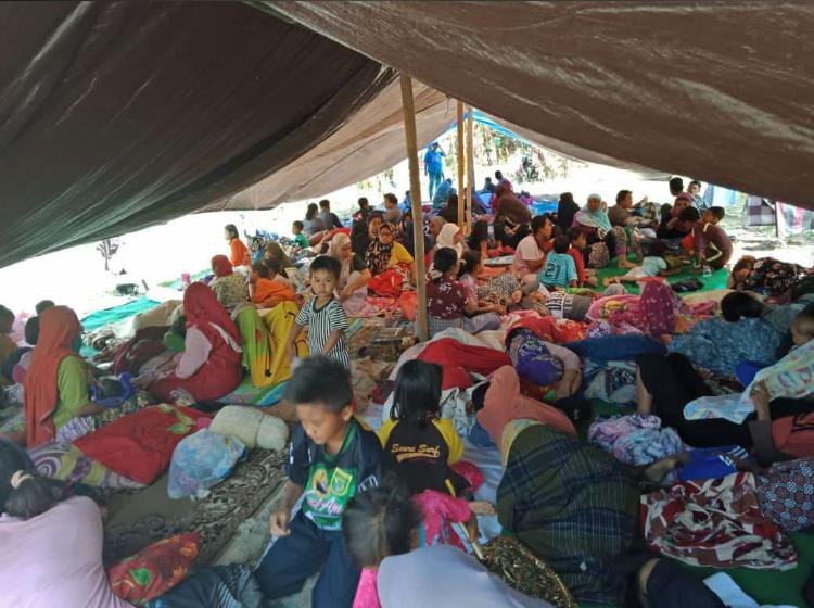 Hundreds are dead, thousands injured and many more homeless after a powerful earthquake devastated the Indonesian island of Lombok. Hundreds are dead, thousands injured and many more homeless after a powerful earthquake devastated the Indonesian island of Lombok.