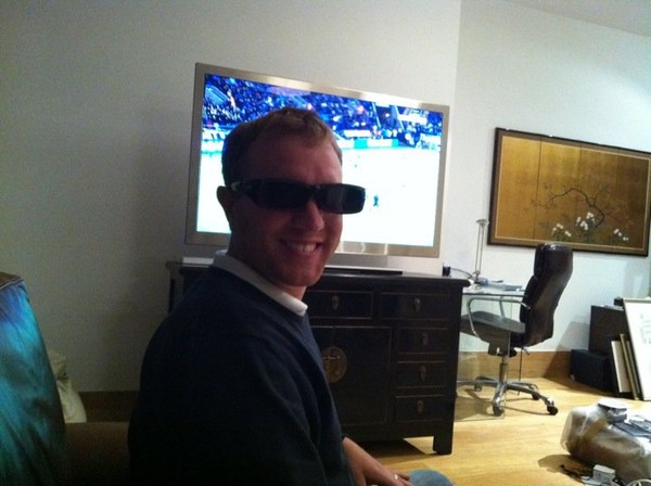 Tom in 3D glasses
