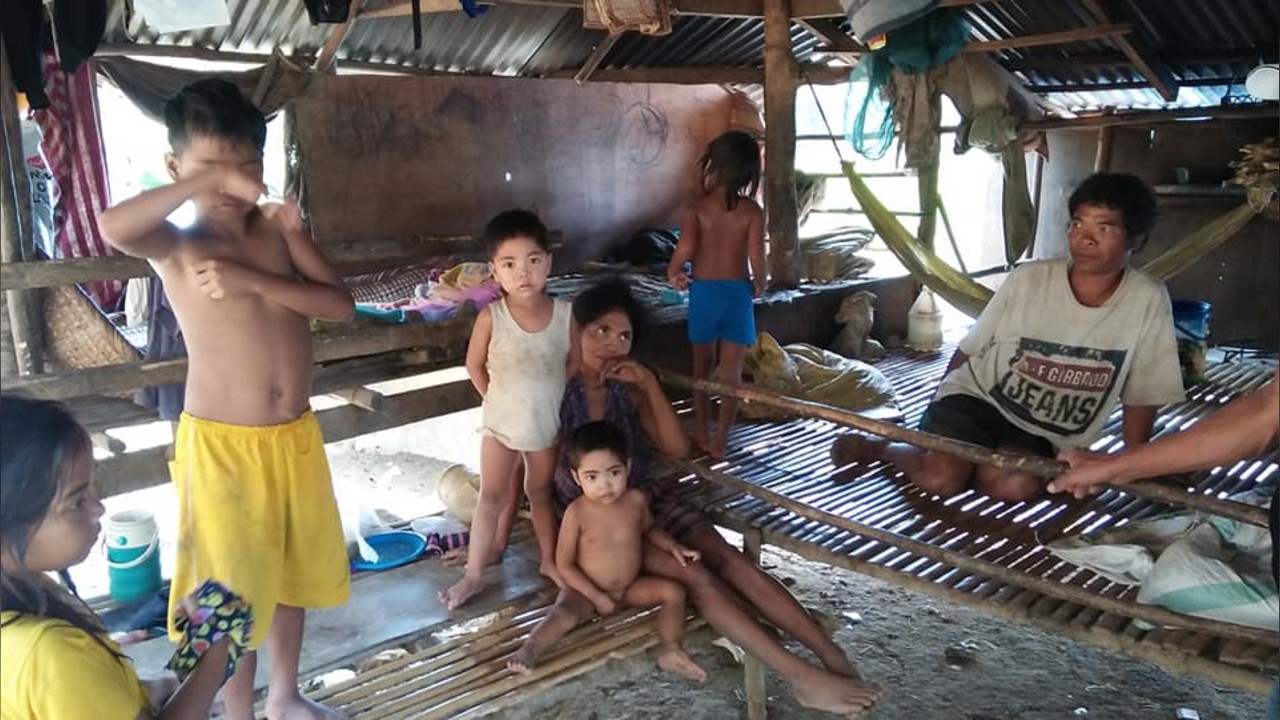 poor filipino children