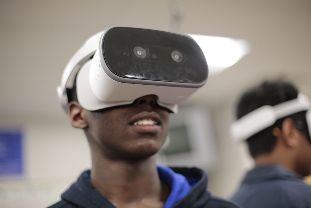 VIRTUAL REALITY HEADSET OFFER IMMERSIVE THERAPEUTIC PROTOCOLS