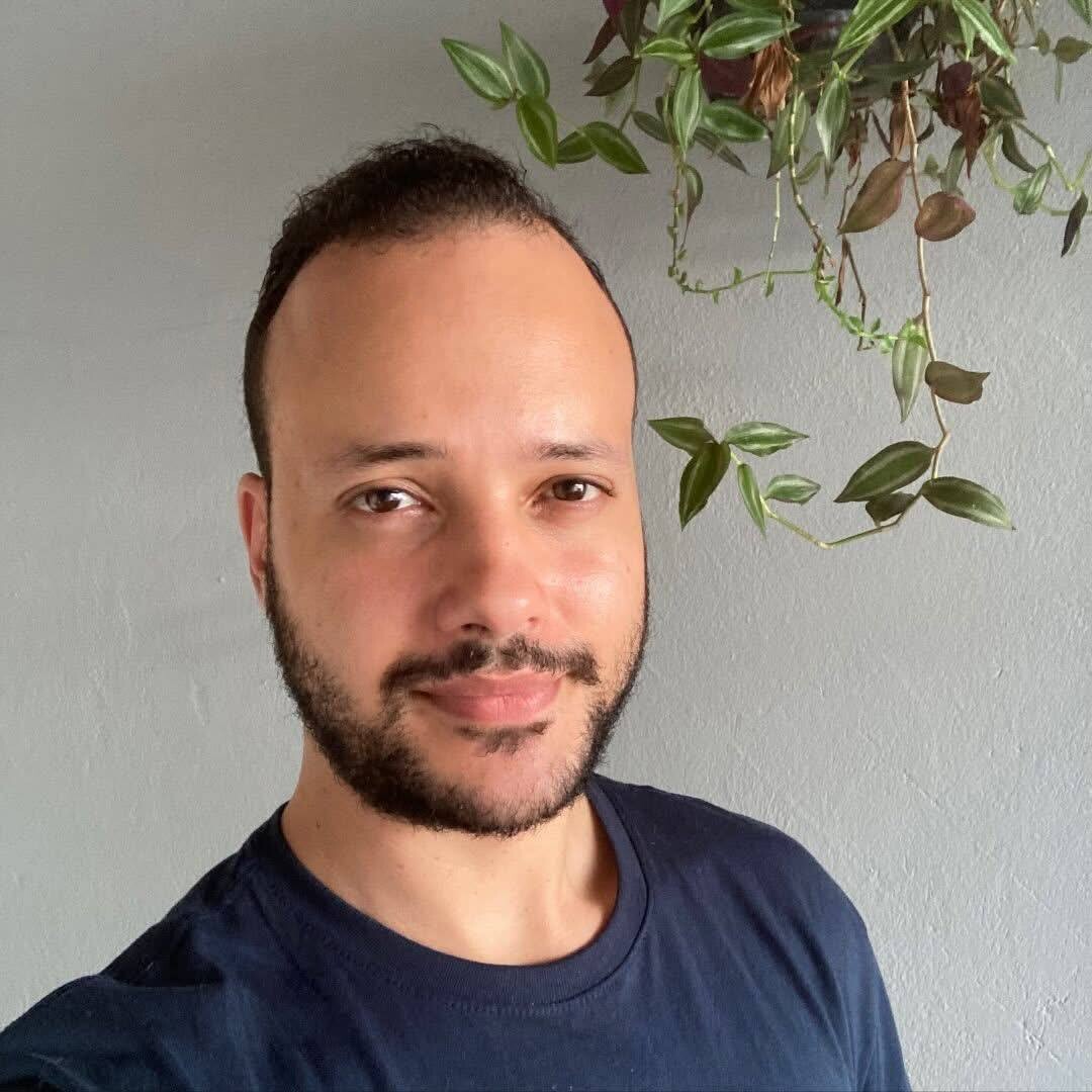 Josias Buday: Fullstack Software Engineer, campaign's IT Specialist and Brita's Agent. Contact: josiasbudaydeveloper@gmail.com
