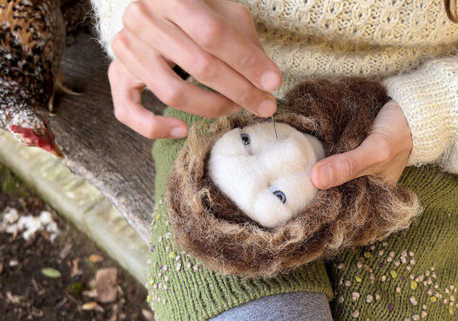 Afieltrando la lana con aguja | Fieltrar la lana