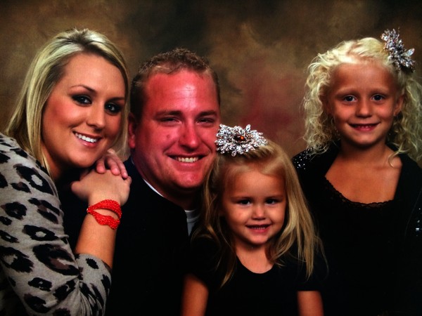 Payton and her mommy & daddy & sister Camryn