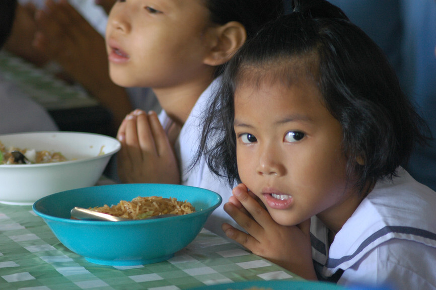 students thanking for the food received