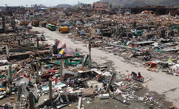 Thousands of homes lie destroyed after super TYPHOON HAIYAN battered Tacloban City. Photo: Reuters