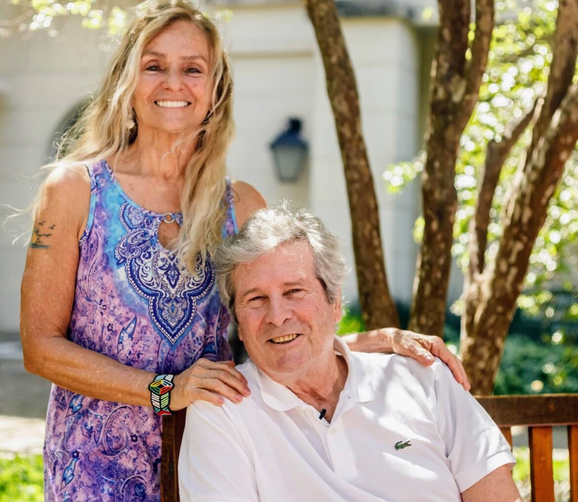 Beto Brasil (Beto Simões): (English) The first Supermodel from Brazil. (O primeiro top model do Brasil)